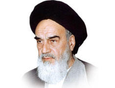  پاسخ امام خمینی(ره) به تعریف و تمجید  اغراق آمیز یک شخص از وی