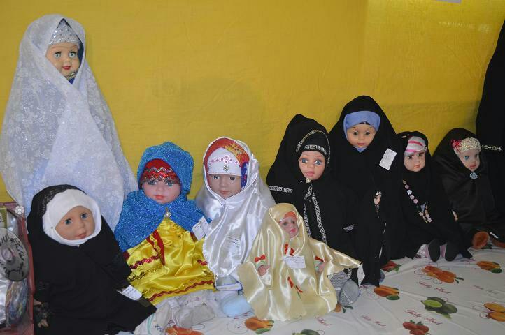  سومین نمایشگاه «عروسک با حجاب» در دزفول گشایش یافت